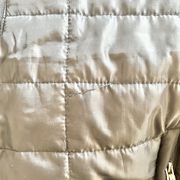 The Sporting Gent Medium Black Midseason Quilted Vest for Hiking Hunting Sports - Picture 3 of 5